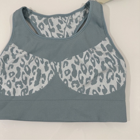 NWT‎ Sweaty Betty [ Large ] Leopard Jacquard Stamina Sports Bra Vapour Blue - Picture 6 of 12